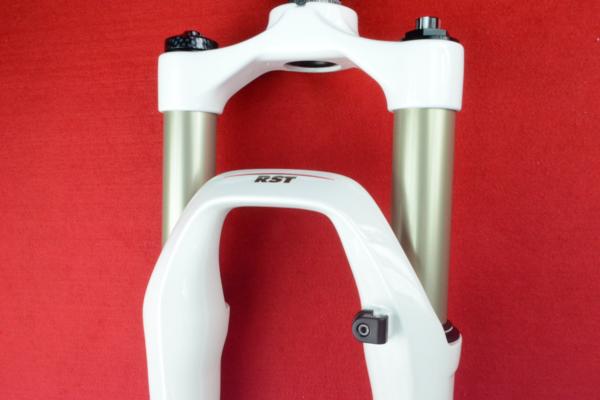 即決■新品★RST★F1RST 30 PLATINUM★軽量エアサス★国内発★白