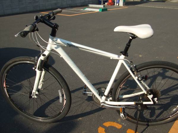 重厚！GIANT GLIDE R3 白 3X8速 通勤通学に最適！