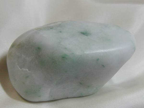 糸魚川 翡翠原石・ヒスイ・(205) 原石 アンティーク、コレクション