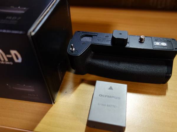 OM-D E-M1　HLD-7　パワーバッテリーホルダー　豪華おまけ2点