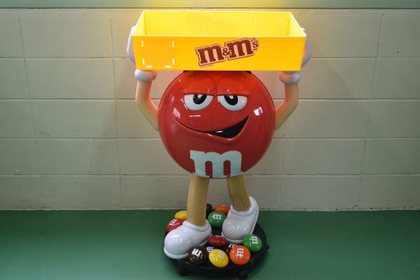 ●m&m's 店頭用ディスプレイ 高さ1ｍ5cm! レッド●特大販促品