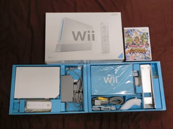 ☆１円～！　Wii　本体一式（中古）箱・取説・おまけ付き♪