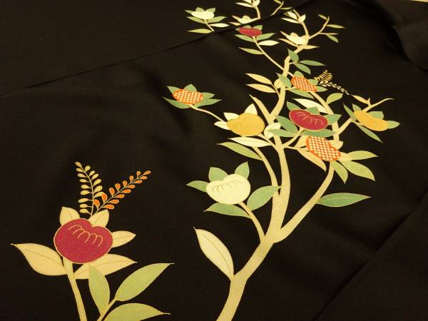 ★黒地に手描き橘【サヤ型、等／正絹付け下げ反物】石持