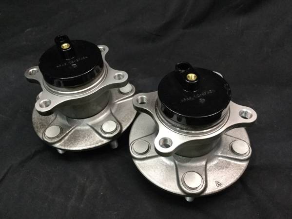 スイフトスポーツ CBA-ZC32S リアハブ左右セット