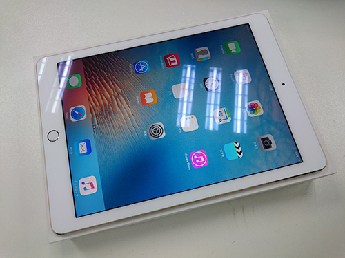 iPad Air2 Wi-Fiモデル A1566 64GB ゴールド 展示品 Apple iPad本体