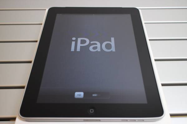 Apple iPad Wifi+3G 16GB MC349J/A【アップル 第一世代】