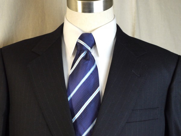 D056◆ギーブス&ホークス◆黒濃紺ストライプビジネススーツ