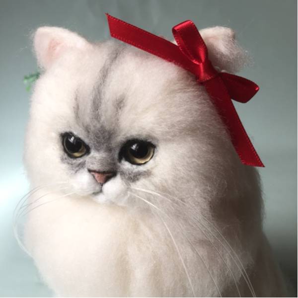 羊毛フェルト☆ハンドメイド猫 チンチラシルバー ☆高さ22センチ