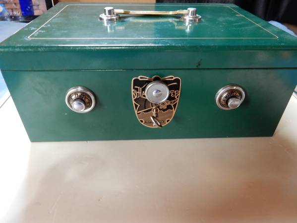 アンティーク？レトロ？　簡易金庫　