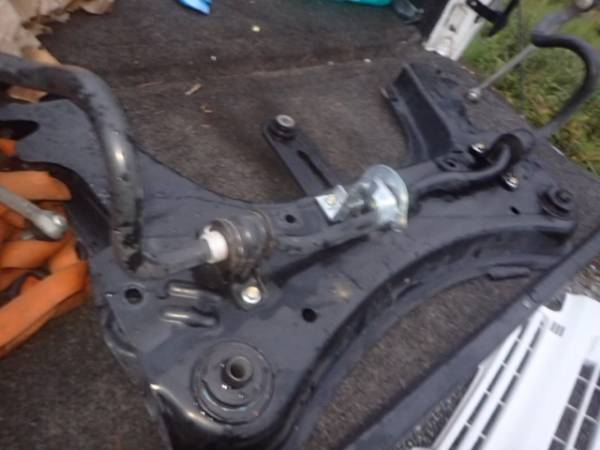 キューブ Z12 フロントメンバー