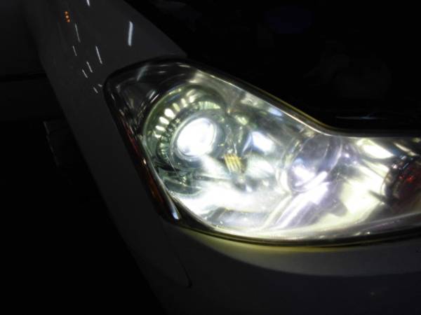 フーガ PY50 右ヘッドライト HID P4770 日産 NISSAN フーガ Y50 P4770