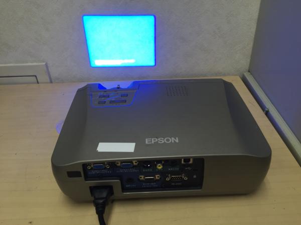 エプソン　LCDプロジェクター☆EMP-54 　ランプ使用時間不明