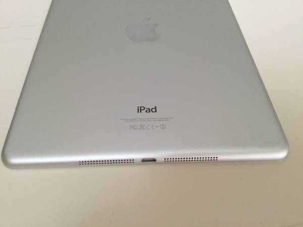 【美品】iPad Air Wi-Fi+Cellular 16GB シルバー au