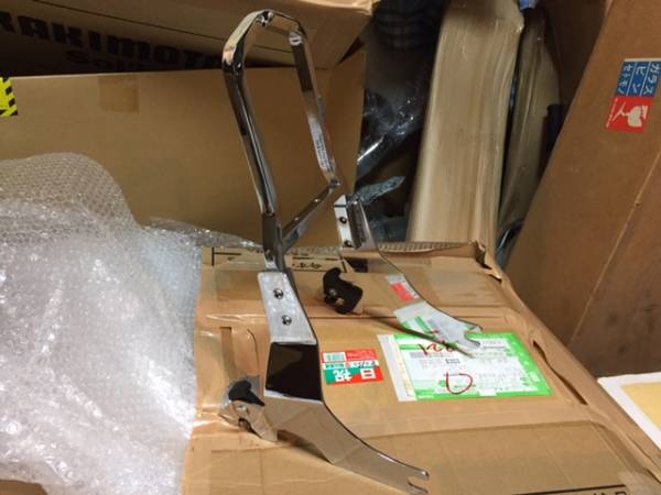 美品　94－03　スポーツスター　純正デタッチャブルバックレスト