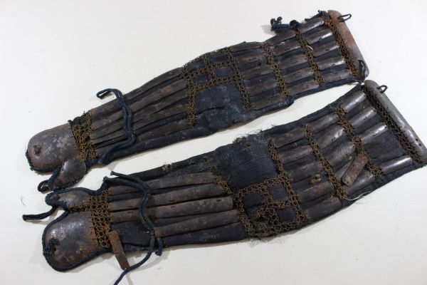 江戸 黒漆 Yahoo!オークション - 鉄 三本篠籠手 1.22kg 73×21cm