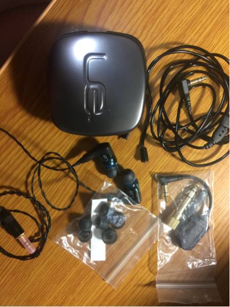 Ultimate Ears TRIPLE.Fi 10 PRO カスタムコード付き きれい Ultimate