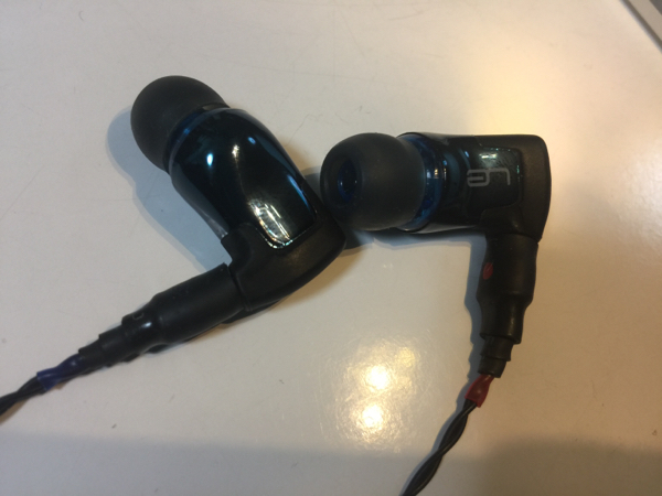Ultimate Ears TRIPLE.Fi 10 PRO カスタムコード付き きれい Ultimate