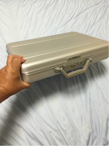 美品】ゼロハリバートン アタッシュケース アルミ製 ゼロハリバートン