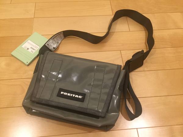 FREITAG ラッシー FREITAG - FREITAG LASSIE シルバー ブラック 英字