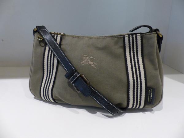 バーバリー ブルーレーベル ショルダーバッグ カーキ/黒×白(b