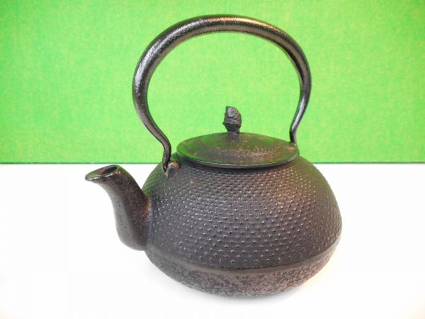 美品○南部鉄瓶 1.2L 丸アラレ 鍋元 日本製 南部鉄器○