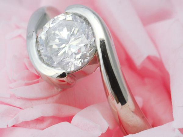 円高還元1円]357万『視線を奪う1.022ct』G/SI2/Gダイヤ