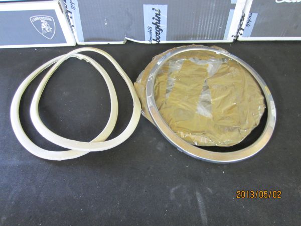 ランボルギーニ ミウラ ヘッドレンズ用 枠＆パッキン