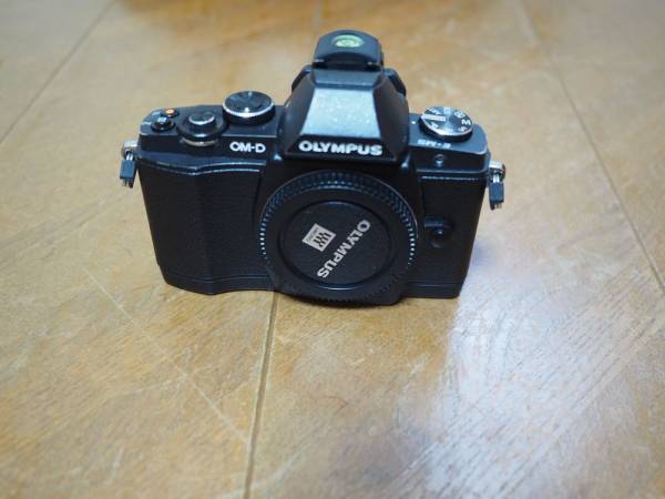 OLYMPUS OM-D EM5 エリートブラック　 レンズキット 問題有品