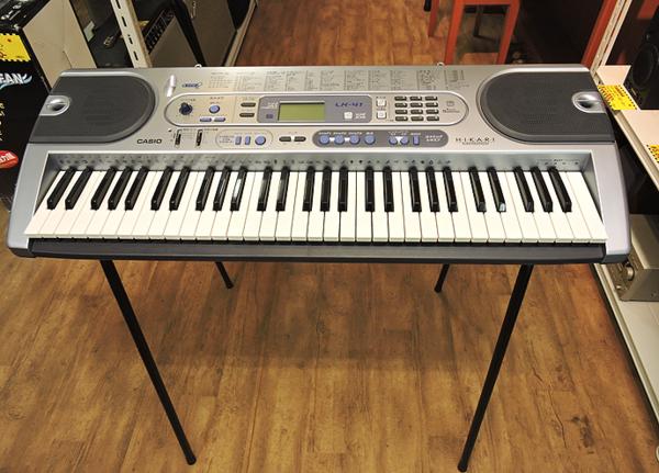 CASIO/カシオ 61鍵盤 光ナビ キーボード LK-41 スタンド付き ☆ 携帯