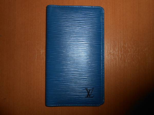 VUITTONルイヴィトン　エピ　長財布　ブルー　紙幣財布　中古品