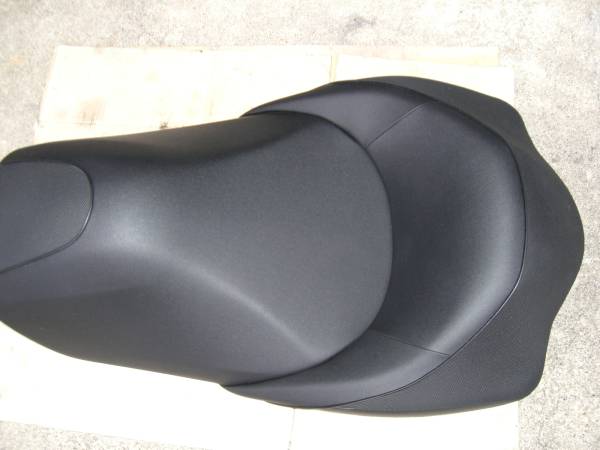 フォルツァ　純正シート　MF10 生地柔らかい