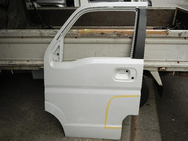 Y2562 エブリィ DA17W フロント 左 ドア パネル Z7T パール