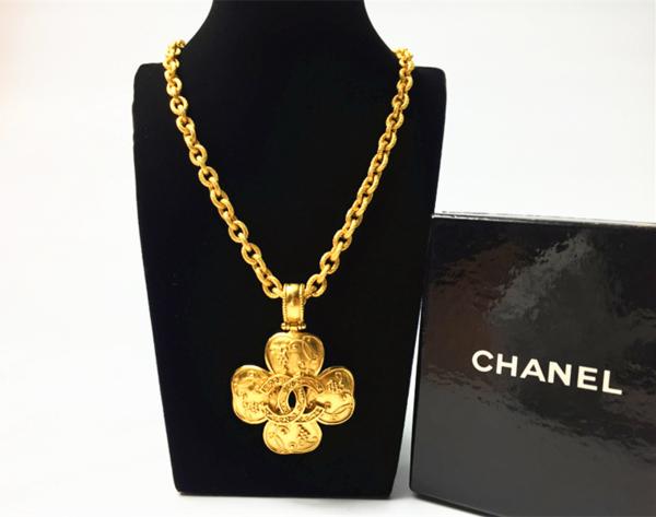 極美品◆シャネルココマーククローバーロングネックスゴールド