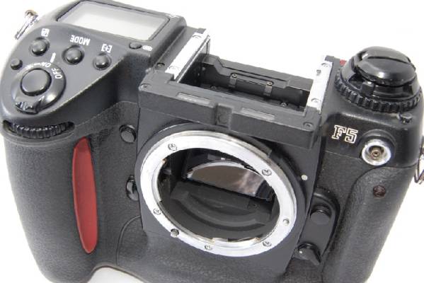 ニコン Nikon F5 ボディ本体 一眼レフカメラ - 最安値・価格比較