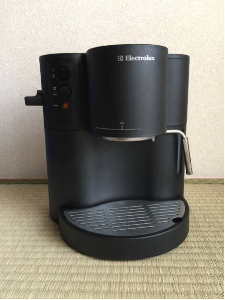 エスプレッソコーヒーメーカー Electrolux EP885(エスプレッソマシン