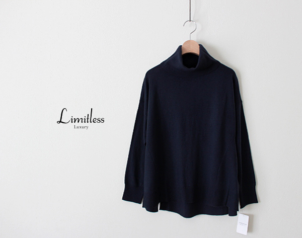 リミットレスラグジュアリー*バックスリットタートルニット紺