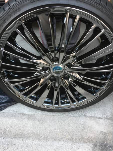 ロクサー二 １９インチ ホイールタイヤセット 1台分