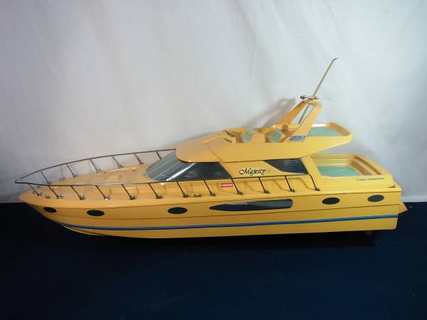 ⑭＄KYOSHO ラジコンボート MAJESTY/マジェスタ ジャンク扱い