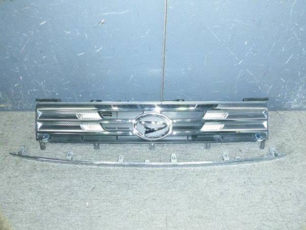 ムーヴコンテカスタム L575S フロントグリル13075858