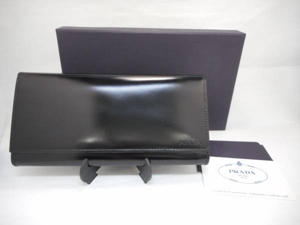プラダ PRADA 長財布 ブラック レザー 美品 カード箱有 1M0201