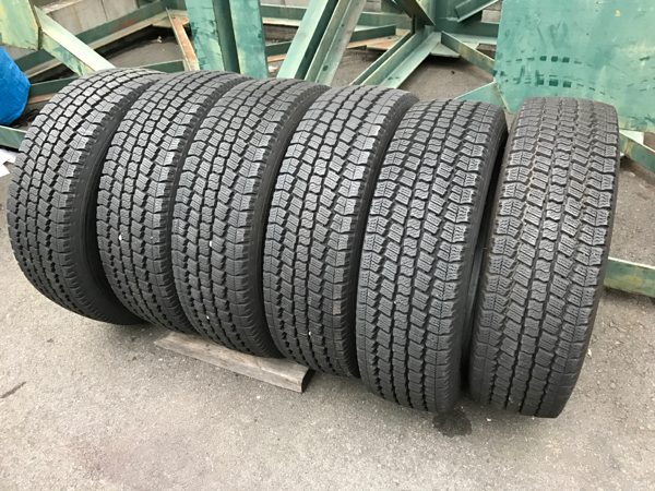 205/60R17.5 TOYO M934 スタッドレス 2015年製造 9部山 6本