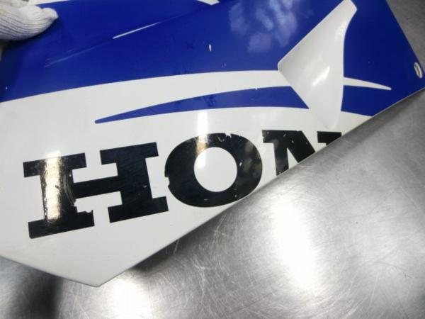 NSR250R-SE サイドカウルNo，2、良品☆MC28