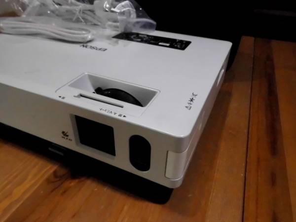 【未使用級極美品】EPSON EMP-1825 プロジェクター EPSON EMP-1825プロジェクター ジャンク品（保守・部品取用） エプソン