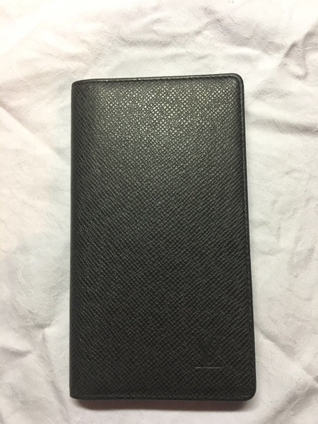 美品本物ヴィトンタイガ黒手帳カバー(iPhone7plusケース付き)