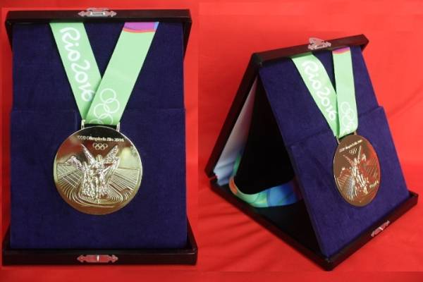 ☆リオオリンピック・金メダル+大型ケース付！リオメダル・賞☆
