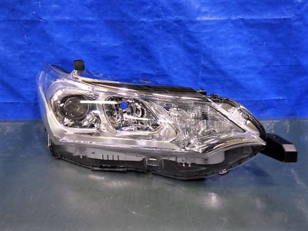 1197 カローラアクシオ 161 後期 右ライト ハロゲン 12-595 美品