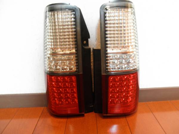 JB23Wジムニー用メーカー不明LEDテールランプ左右セット中古品 買取