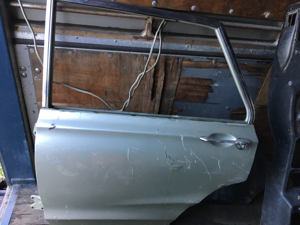 スカイライン　ハコスカ　GC10　ドア