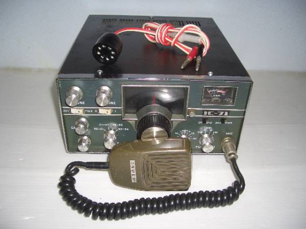 ICOM 50MHz FM-AMトランシーバー IC-71(ジャンク)