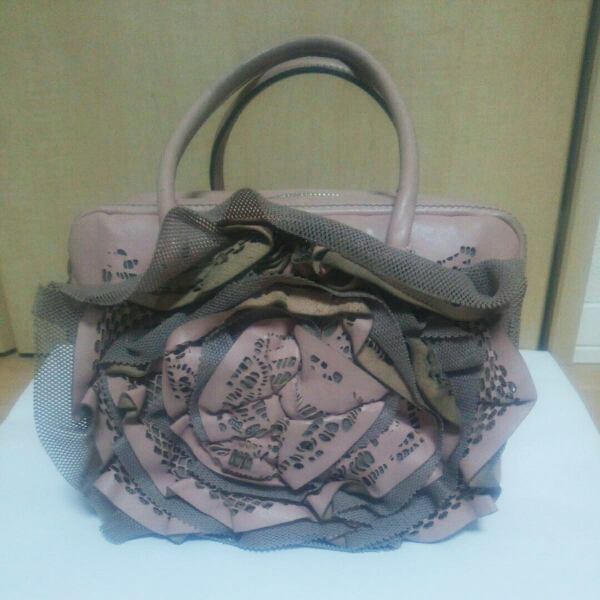 ヴァレンティノ 華やか 薔薇 バッグ ピンクベージュ レッド ＲＥＤ ローズ